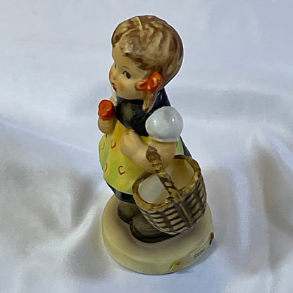 Goebel Hummel "Sister" Figurine Vintage 1962 #98/2/0 Girl with Basket and Flowers Porcelain Figurine