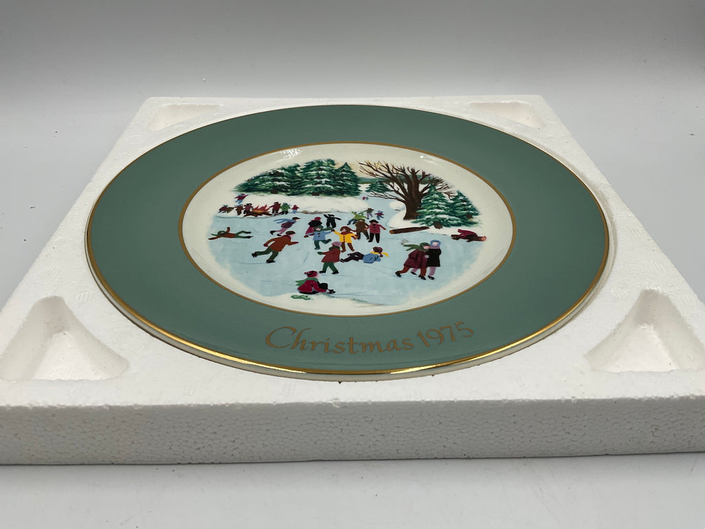 1975 Avon Christmas Collector Plate “Skaters On The Pond”