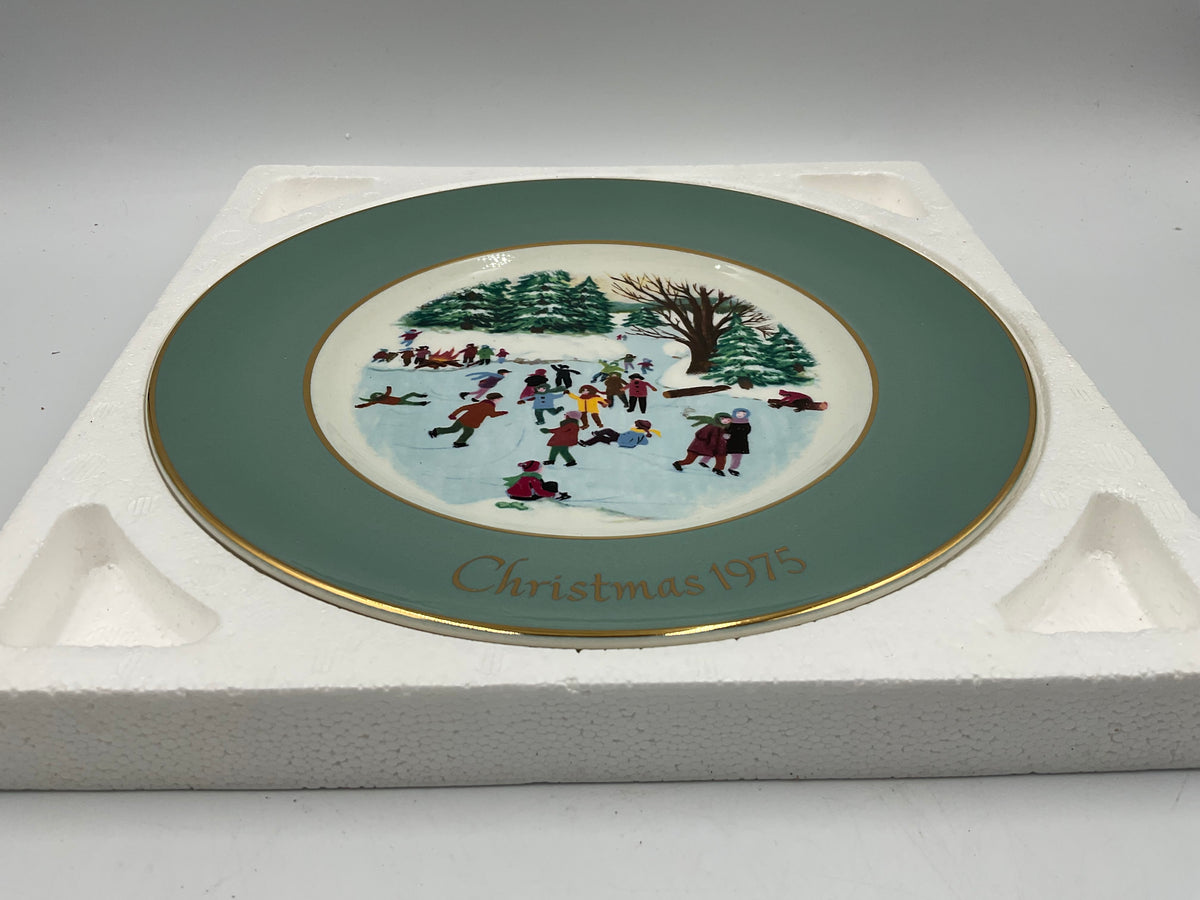 1975 Avon Christmas Collector Plate “Skaters On The Pond”