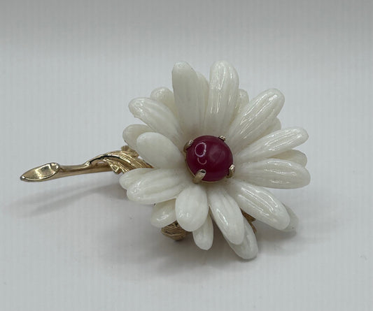 Daisy Flower Figure Brooch Pin