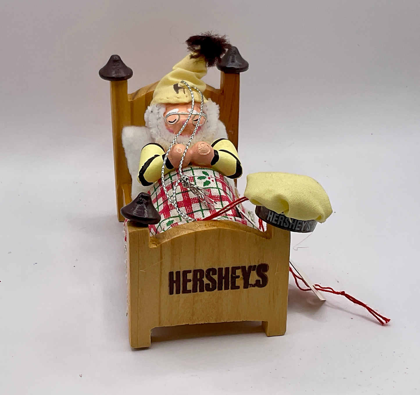 1997 Kurt Adler Hershey's Kisses Collector Series Wooden Ornament Set Featuring an Elf in a Bed
