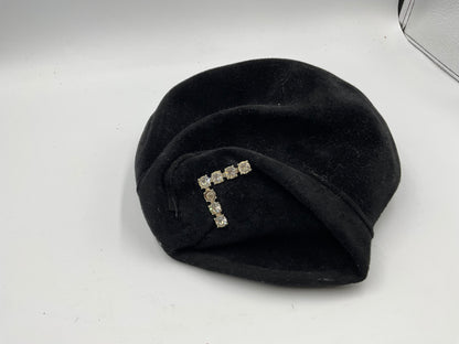 Black hat with seven diamonds
