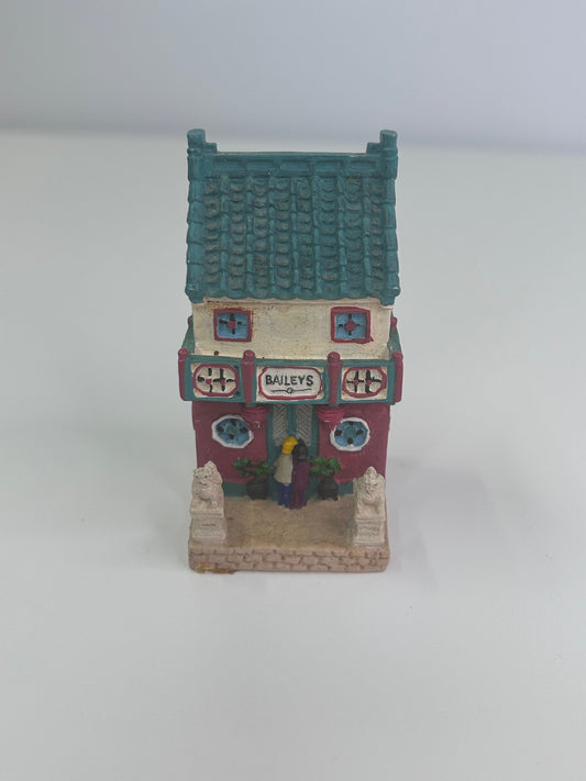 Baileys Vintage 2000 Limited Edition Shanghai China Chinese Tea Cafe Figurine