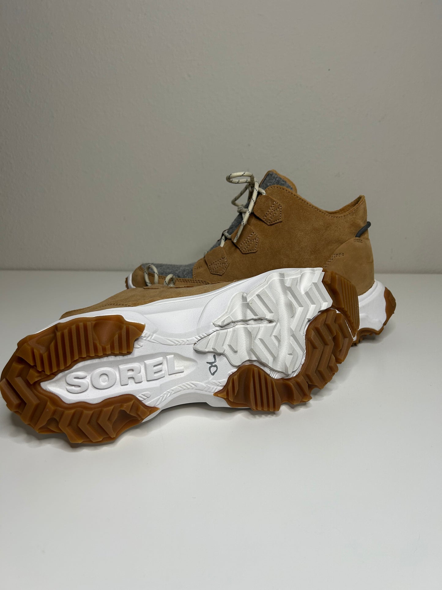 SOREL Kinetic Breakthru Conquest Leather W Size 10