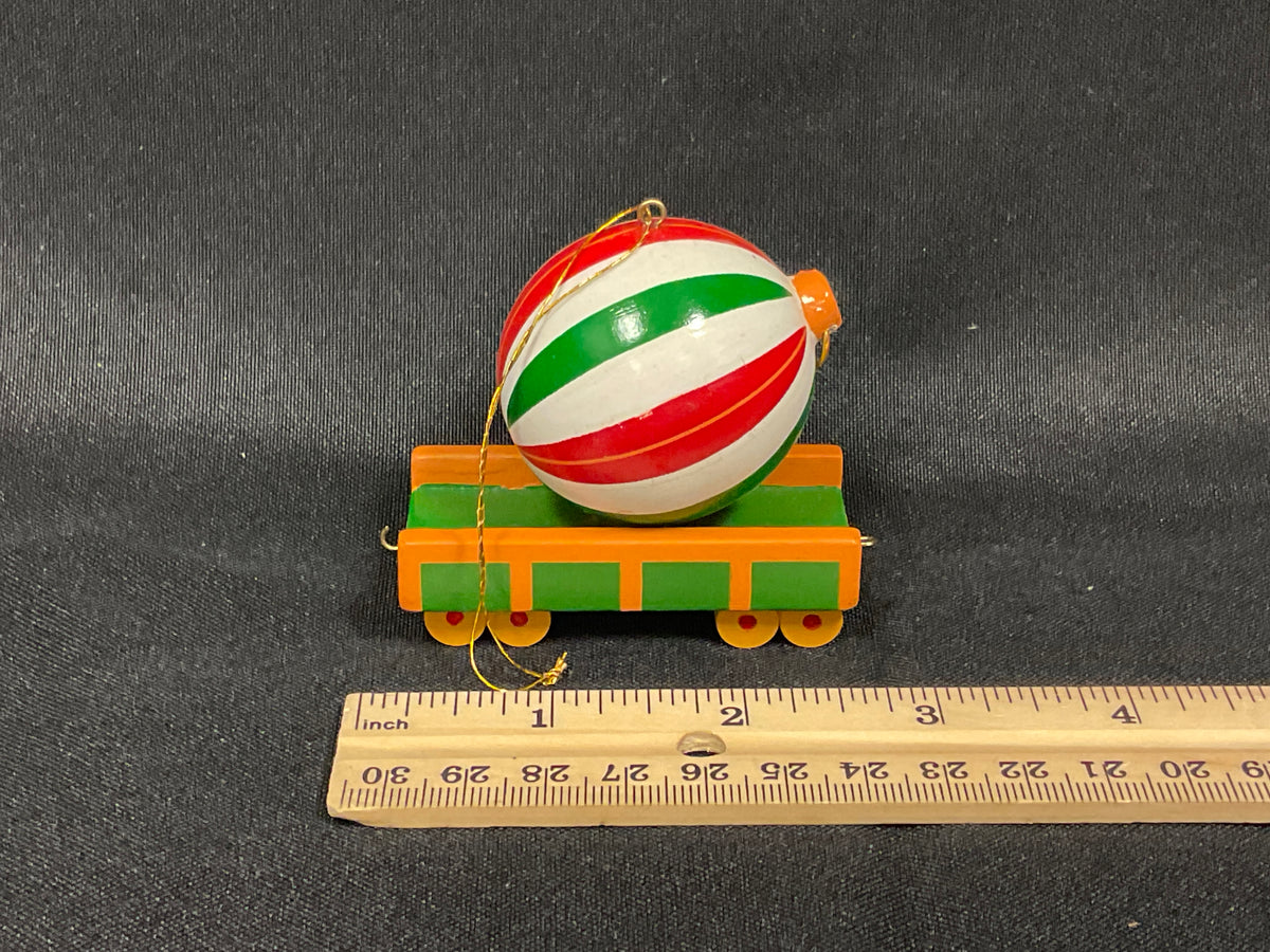 Avon Gift Collection Vintage 1987 Wooden Christmas Train Ornament Car in Original Box