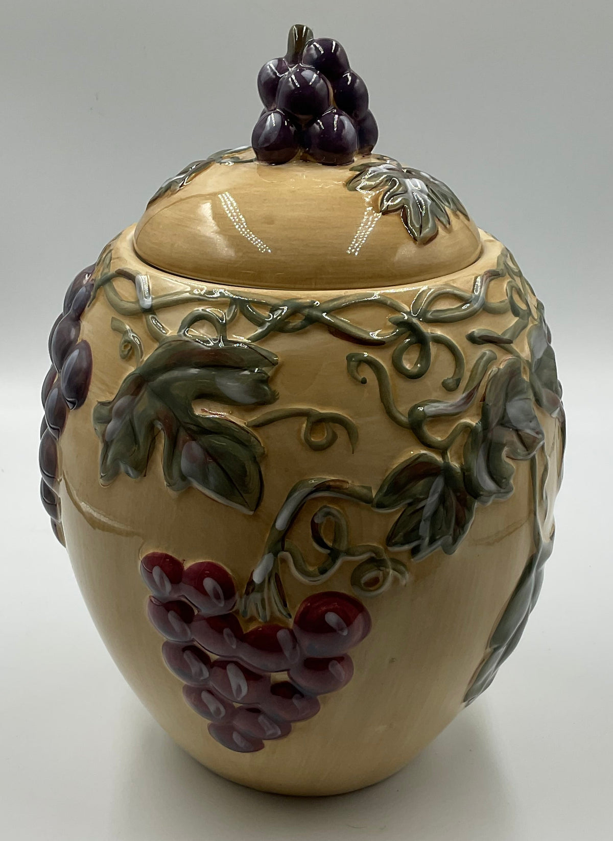 Noble Excellence Meritage Medium Grape Vine Ceramic Canister Jar w/ Lid