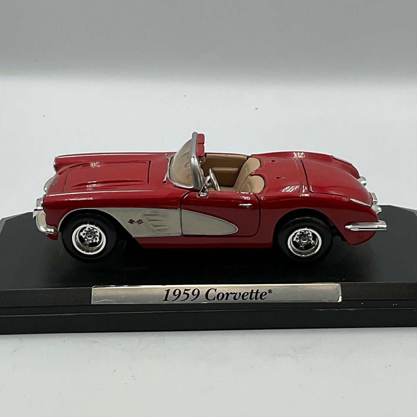 1959 Chevrolet Corvette 1:24 Scale Die Cast Replica Model Car