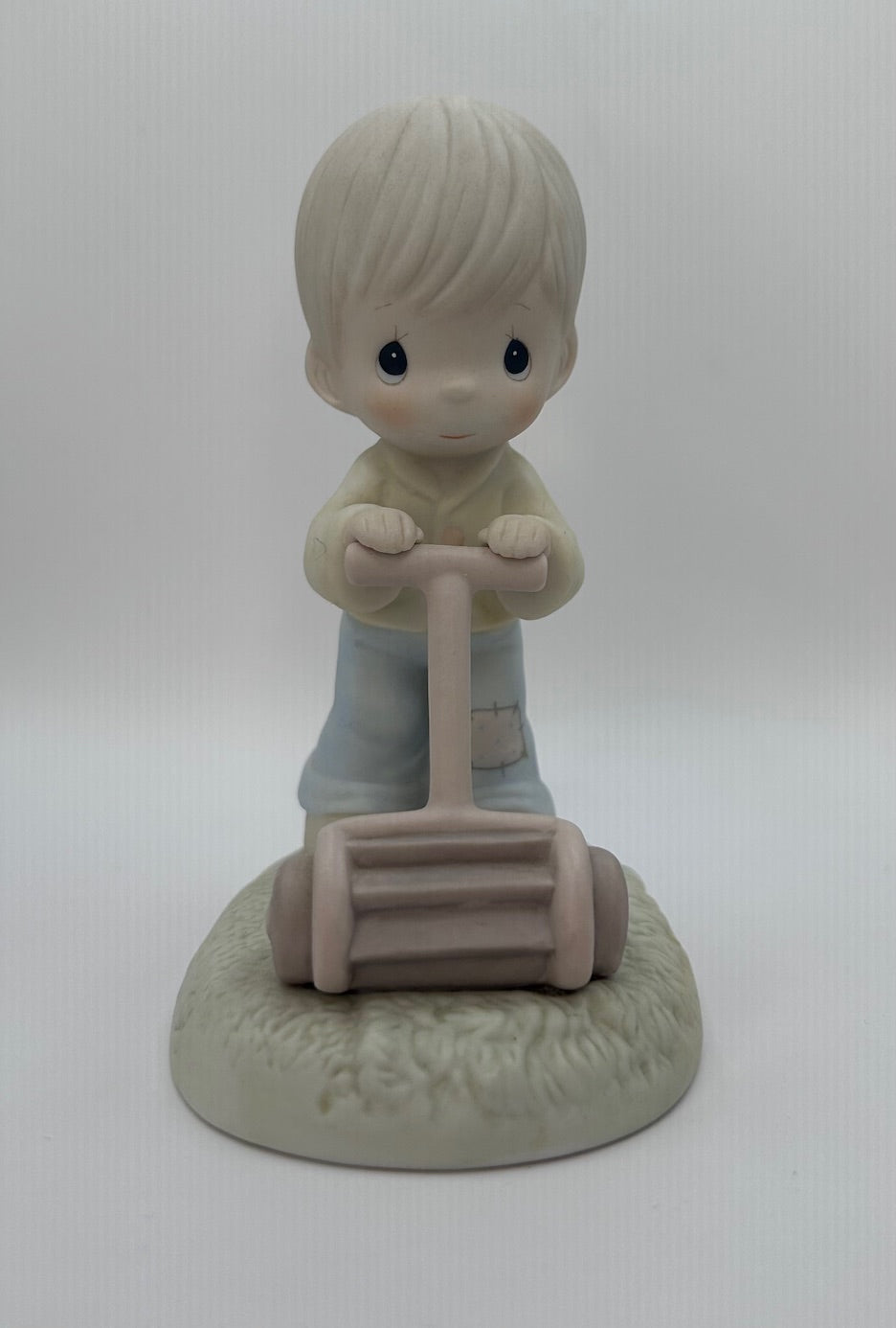 Precious Moments Vintage 1989 Members Only Figurine Mow Power To Ya! New in Box