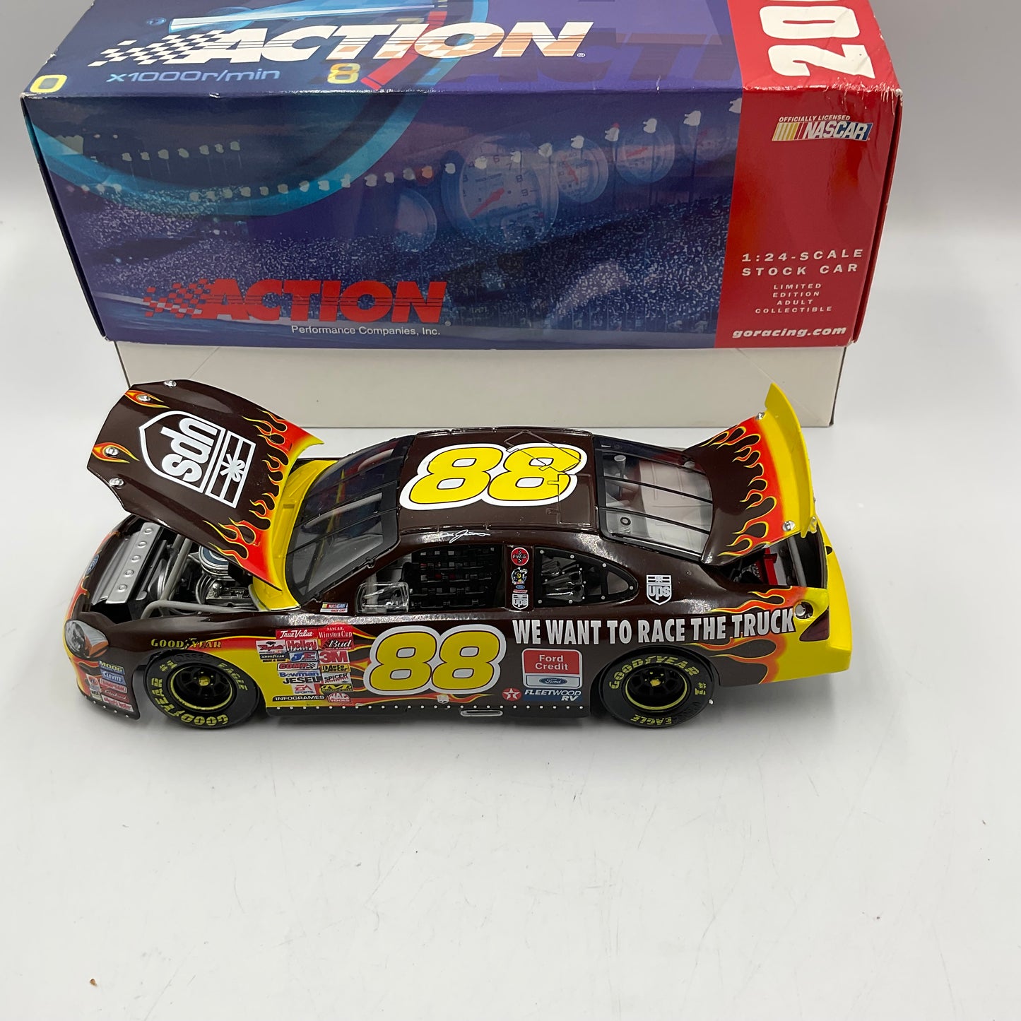 NASCAR Dale Jarrett #88 UPS 1:24 Scale Die Cast Replicia