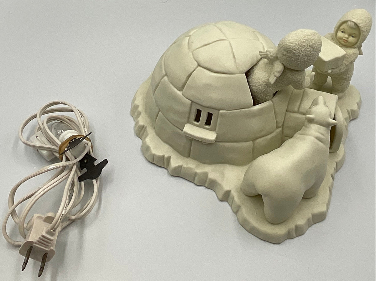 Department 56 Snowbabies We’re Building An Icy Igloo Lighted figurine w/ Box