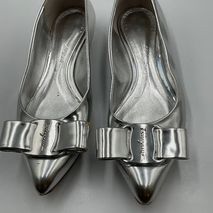 Salvatore Ferragamo Viva Bow-Detailed Silver Ballet Flats Size 5 Damaged