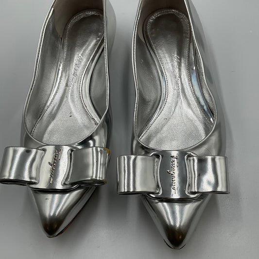 Salvatore Ferragamo Viva Bow-Detailed Silver Ballet Flats Size 5 Damaged