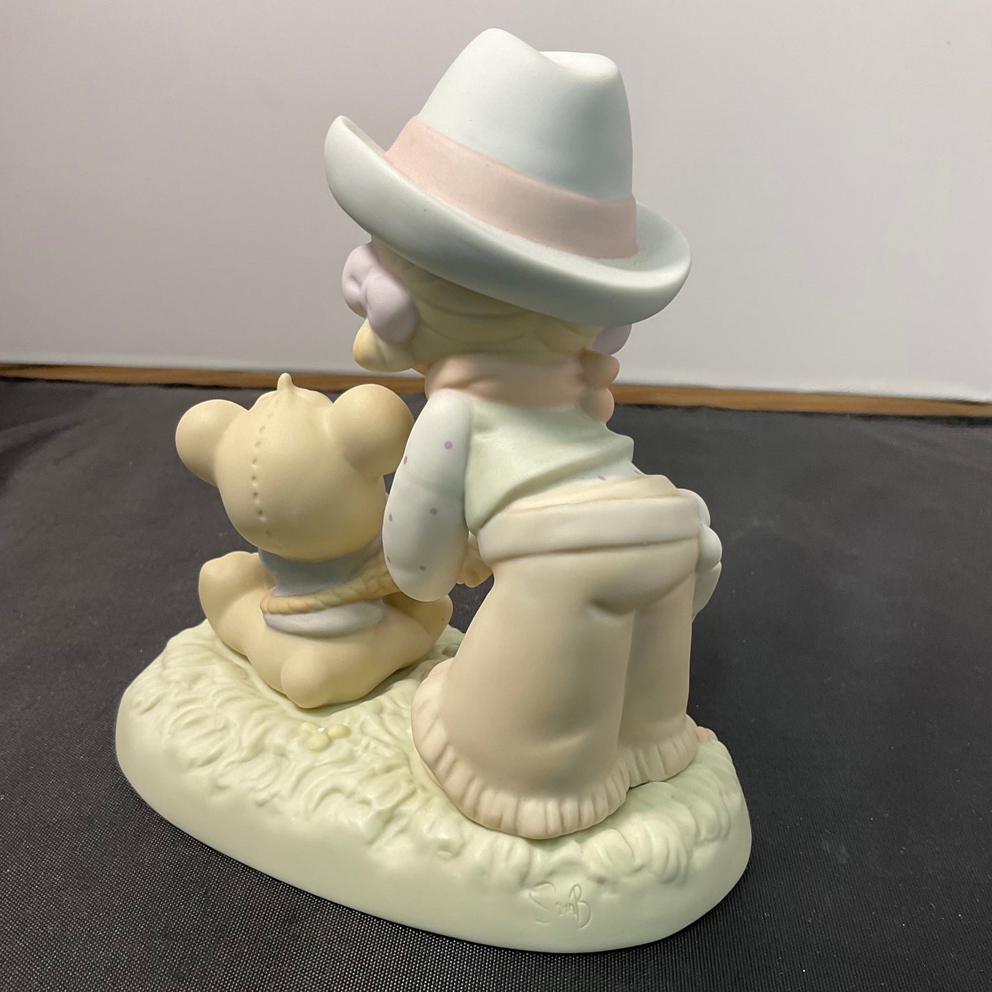 Precious Moments Vintage 1994 I Can't Bear to Let You Go Hand Painted Porcelain Collectible Figurine in Original Box