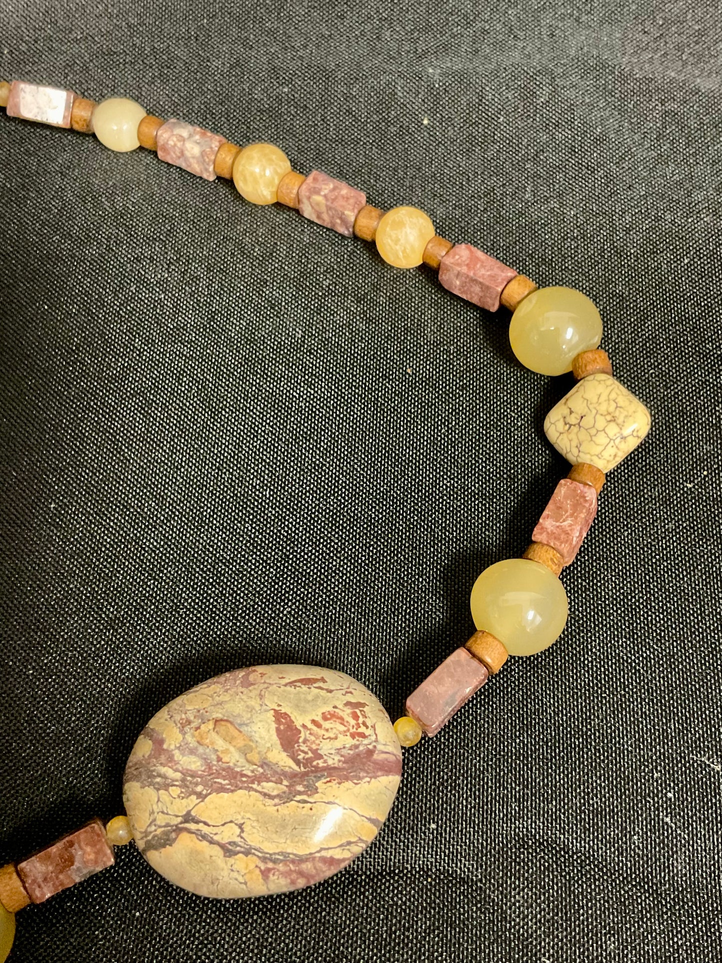 Agates beaded Choker Necklace