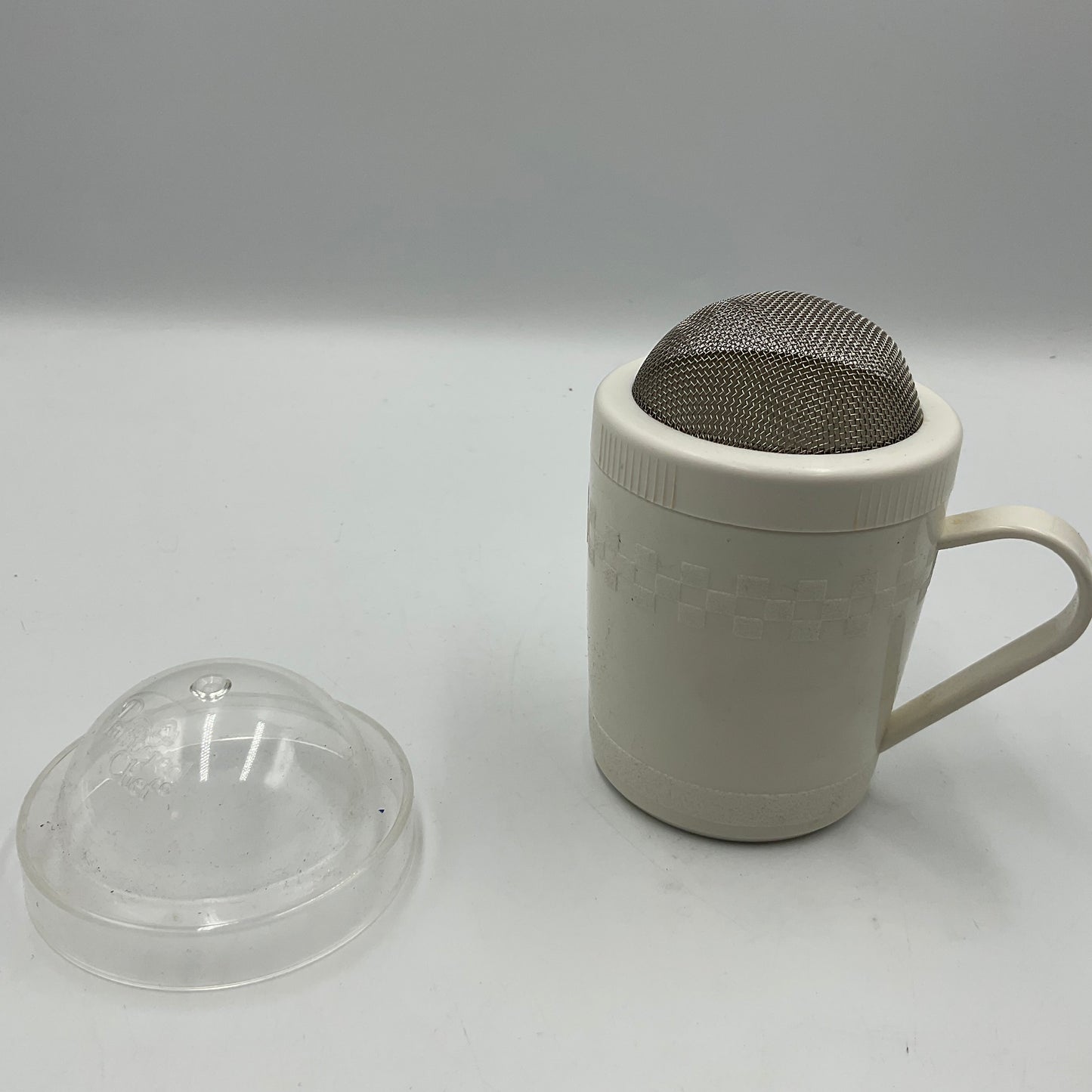 Pampered Chef Flour And Sugar Shaker