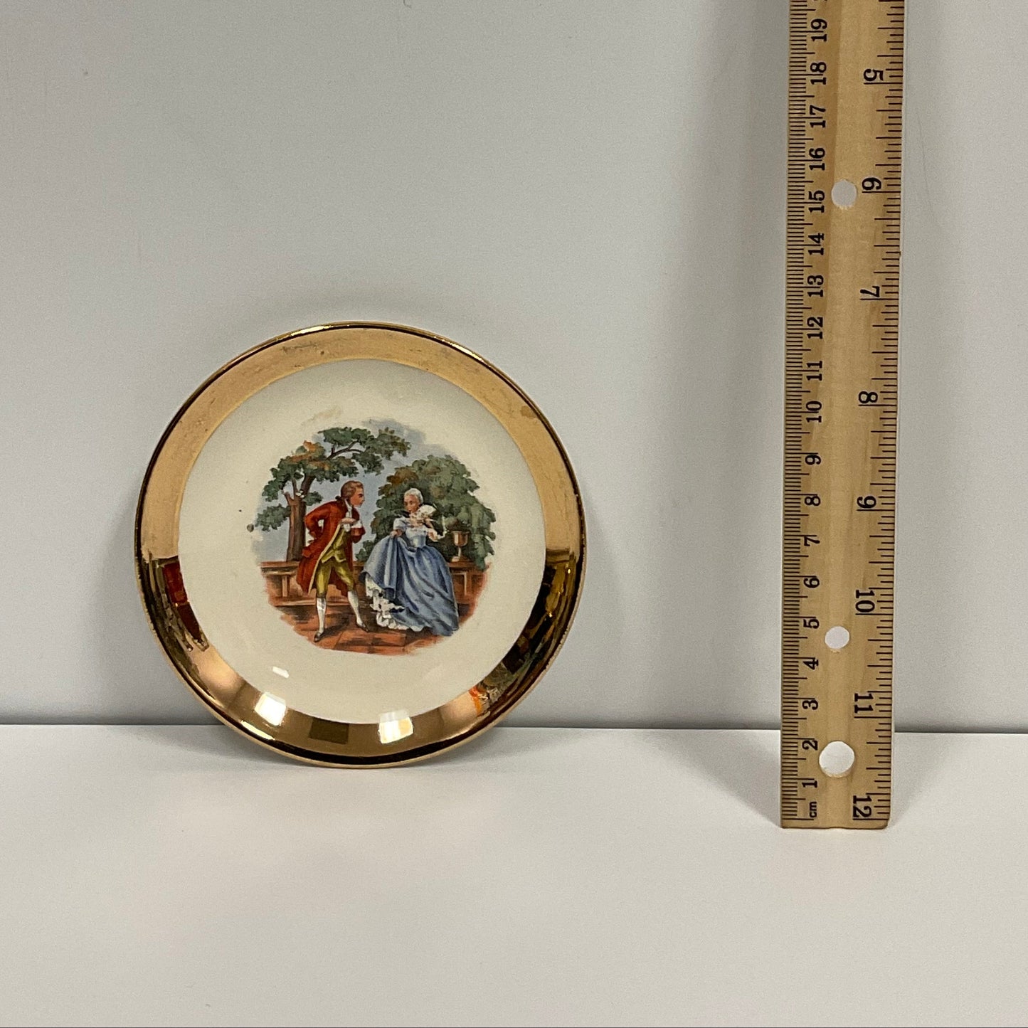 22K Gold 16 Piece Set Vintage Hand-Painted Colonial Teacups Saucers