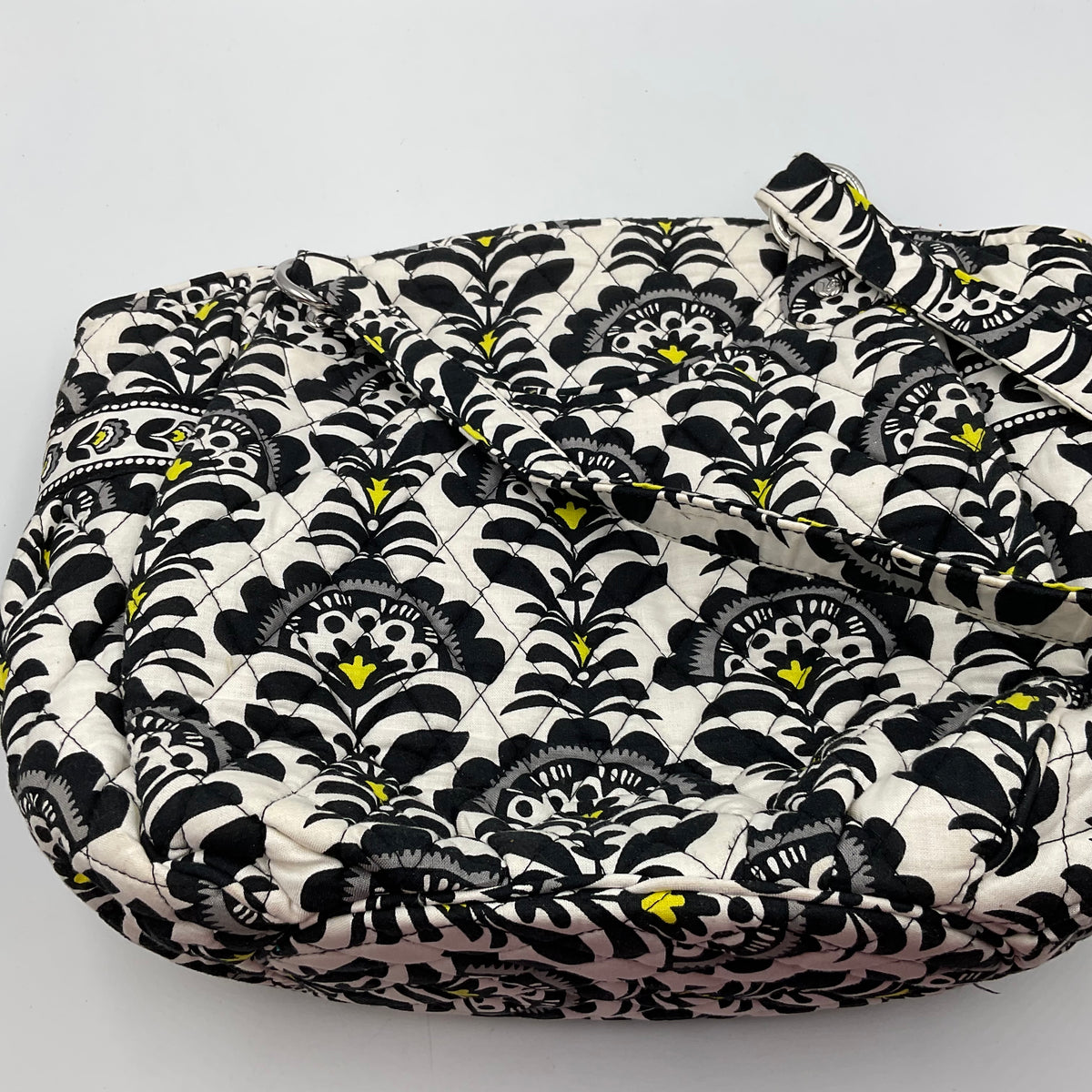 Vera Bradley Quilted And White Floral “Fanfare” Pattern Set
