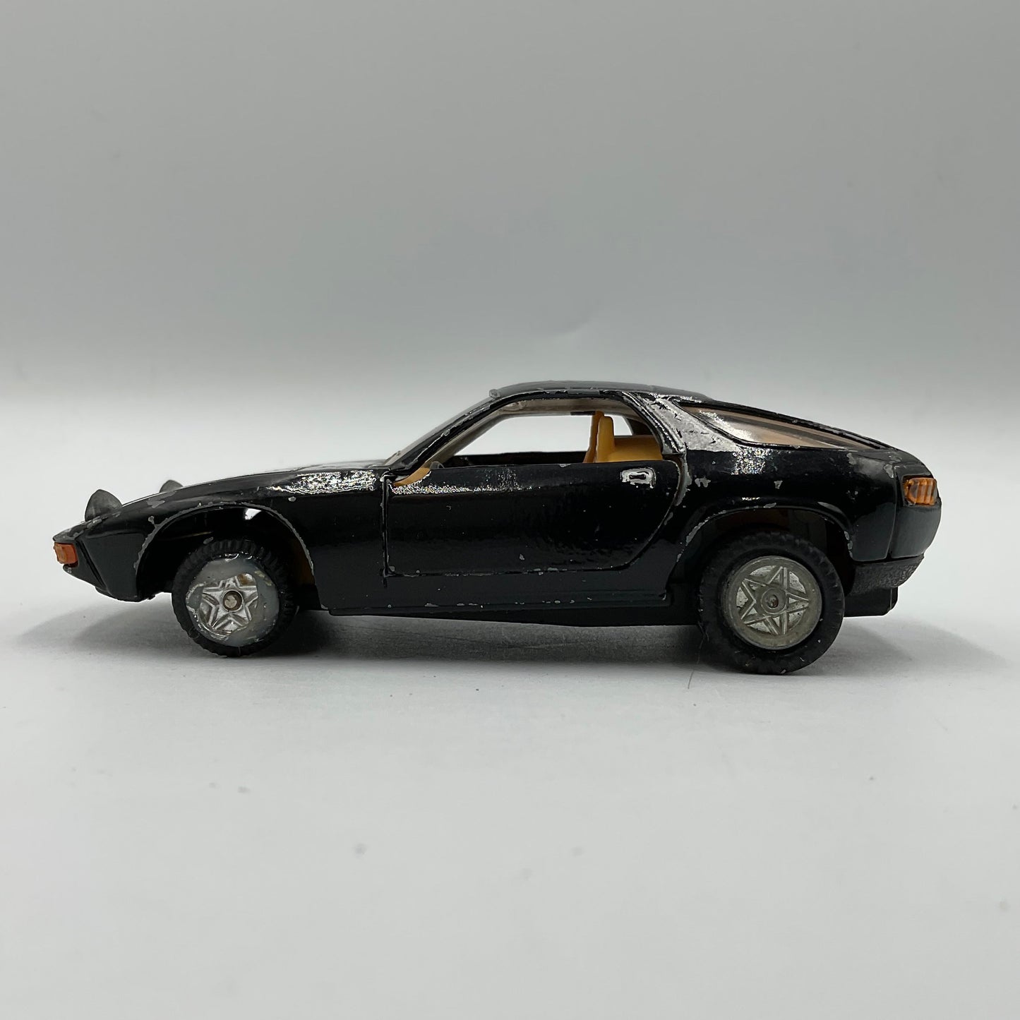 1979 Black Vintage 1:44 Scale Matchbox Porsche 928 Die-Cast Scale Model Replica Car