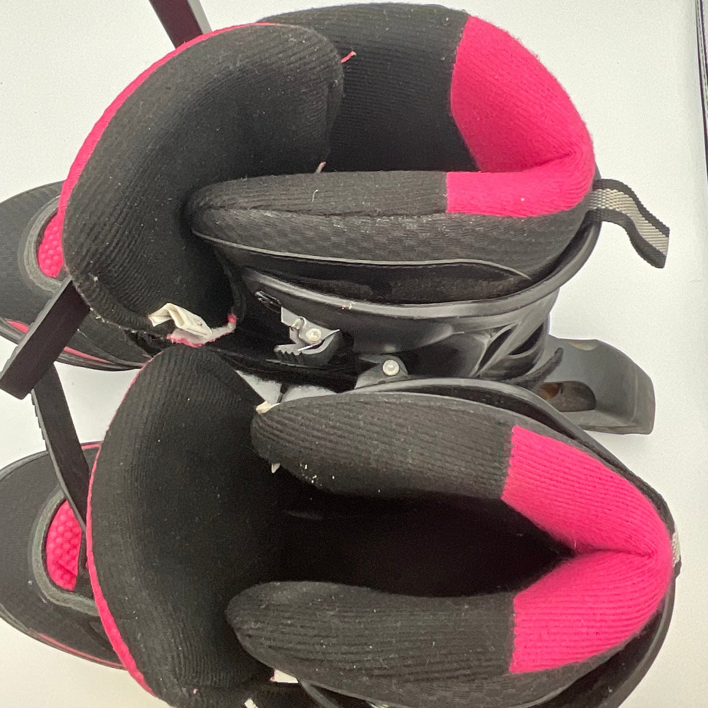 Advantage Pro Bladerunner Roller Blades Pink Black Womens Size 12