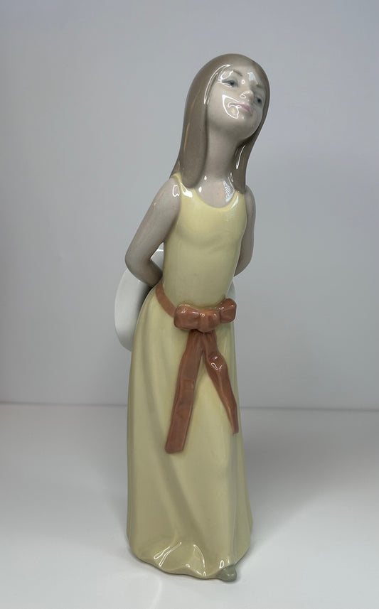 Lladro Porcelain Collectible Figurine Naughty Girl with Straw Hat #5006 Vintage 1980s Spain