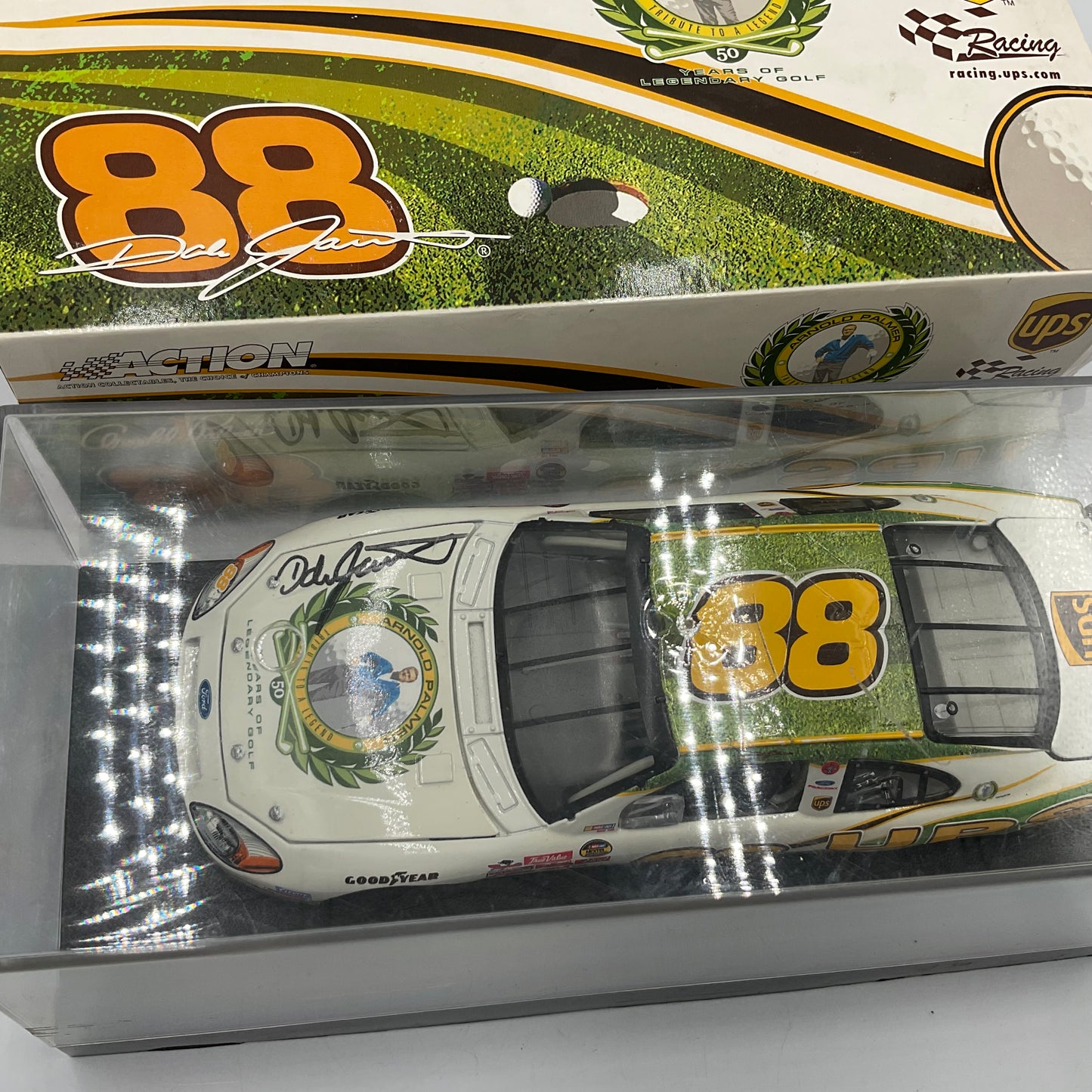 Dale Jarrett Autographed 1:24 Scale Die-Cast Model Car NASCAR #88 Replica
