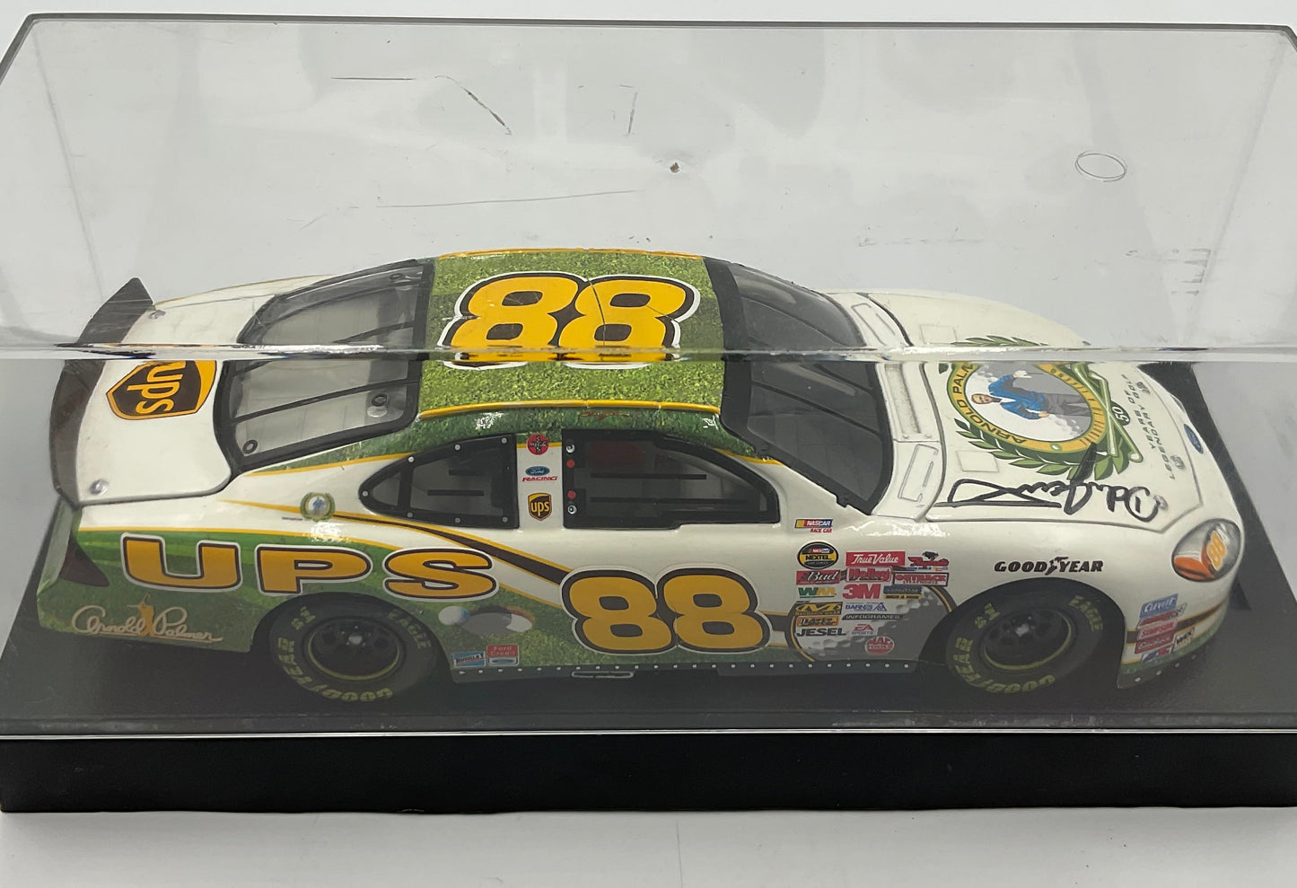 Dale Jarrett Autographed 1:24 Scale Die-Cast Model Car NASCAR #88 Replica