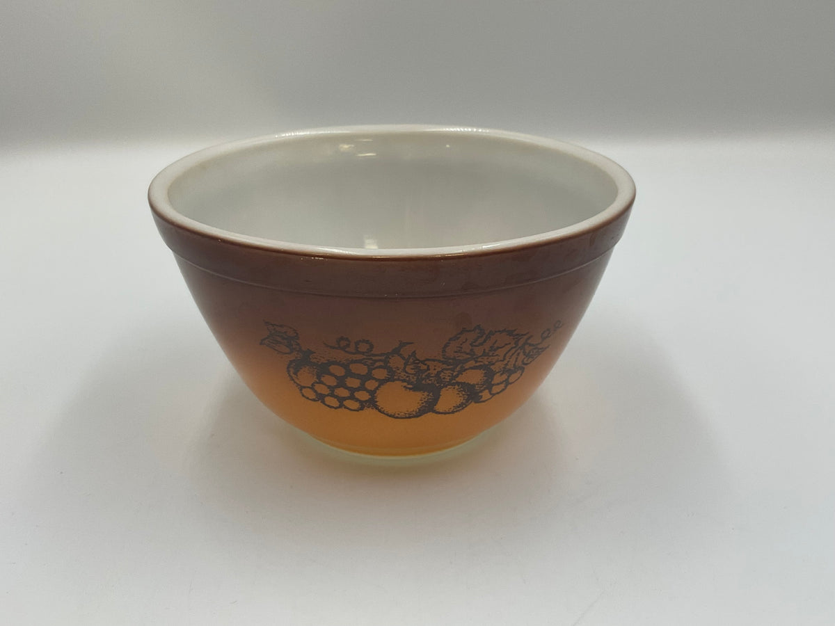 Pyrex Old Orchard 1-1/2 Pint 401 Mixing Bowl 1970's