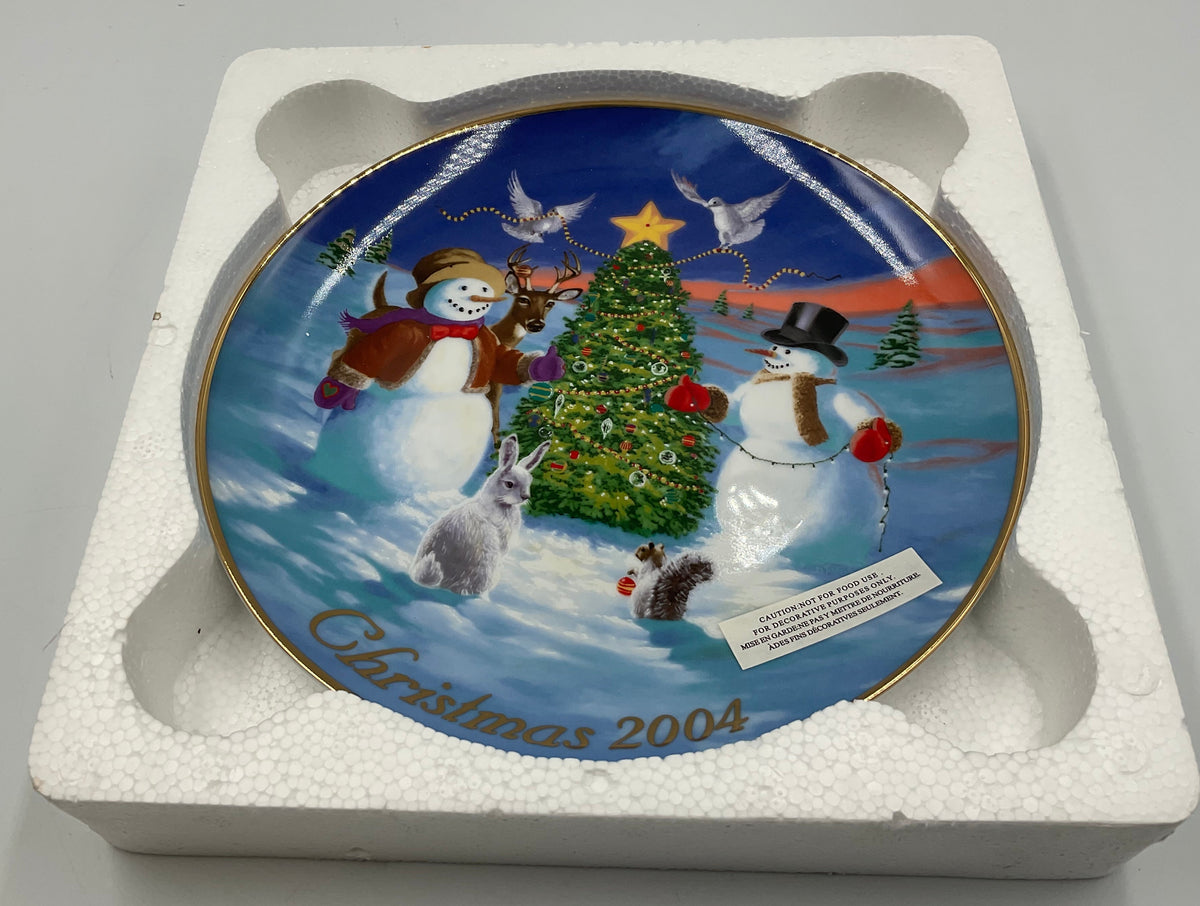 2004 Avon Trimming The Tree With Friends Collector’s Plate