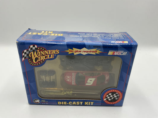 NASCAR Winner’s Circle Die-Cast Kit #9 Kasey Kahne Replicia