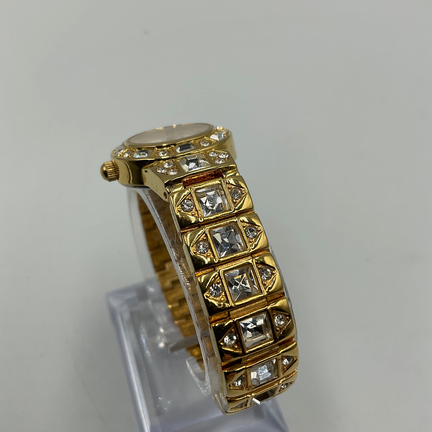 Main Line B588 Princess Cut Crystal Gold Bracelet Band White Face Watch New Battery