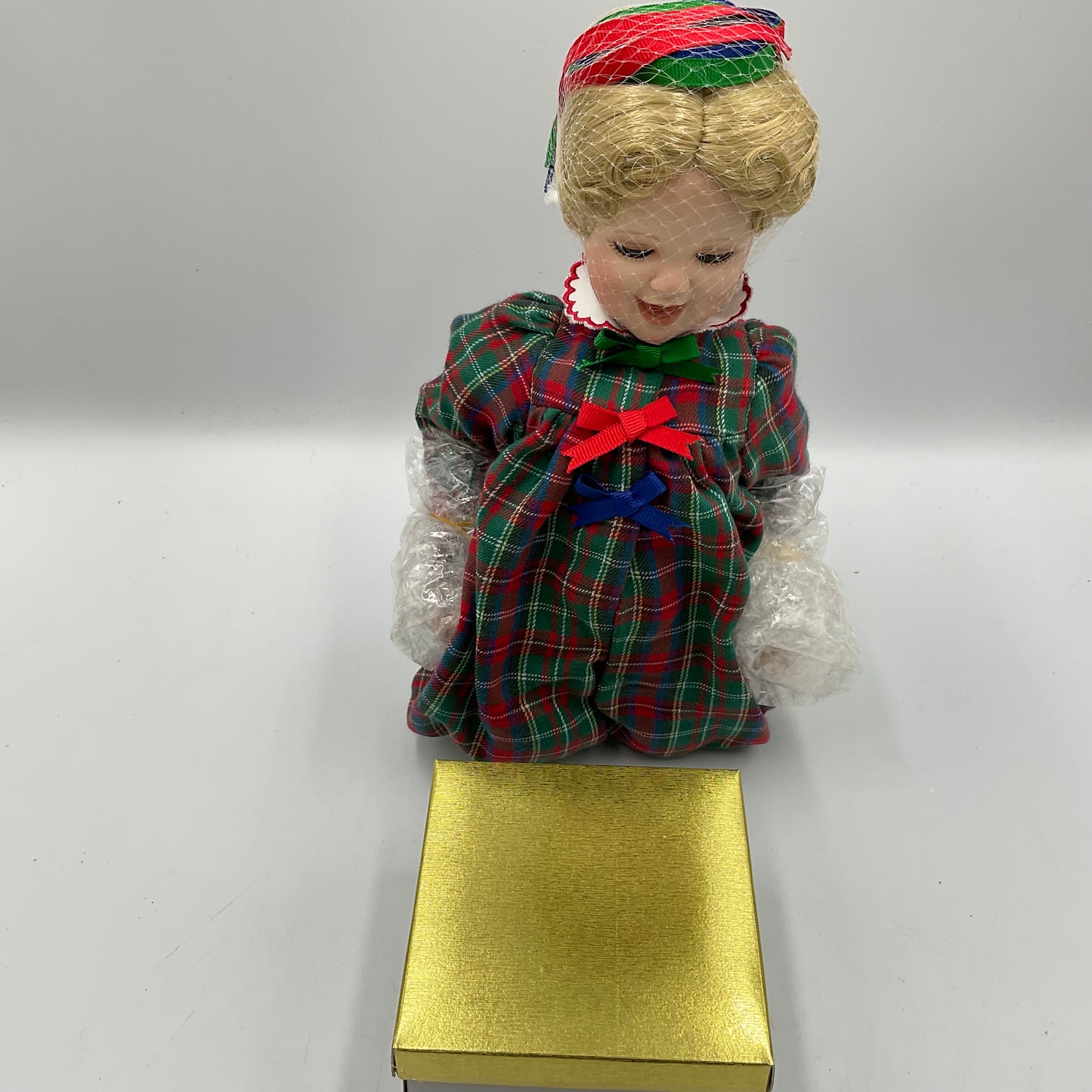 Ashton-Drake Galleries Trisha Doll 13 Inches Tall in Original Box