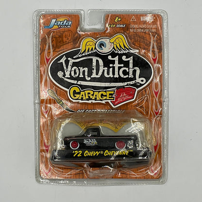 2004 Jada Toys Von Dutch Garage 1:64 Scale 1972 Chevy Cheyenne