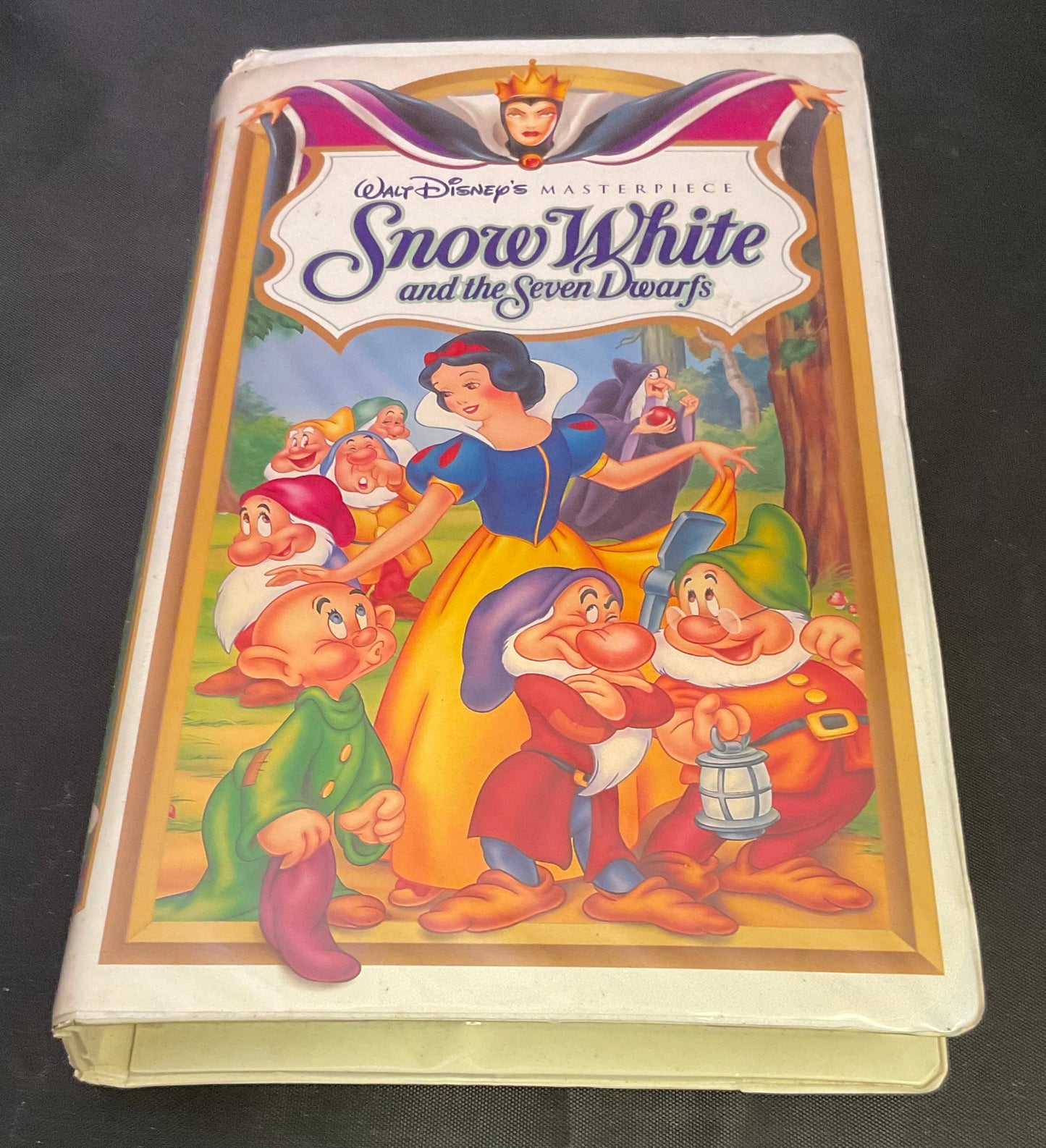 Walt Disney's Snow White and The Seven Dwarfs Masterpiece Collection VHS Tape
