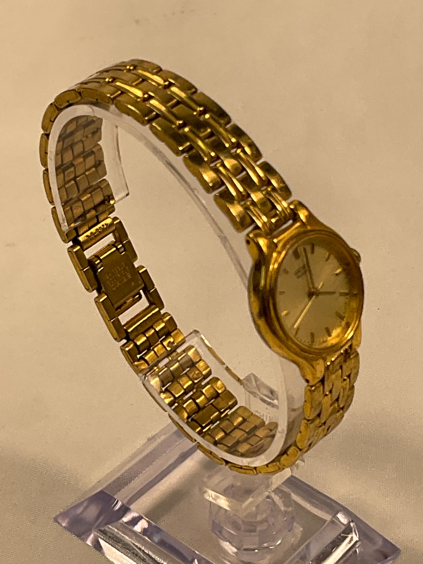 Seiko Gold Tone Round Case Vintage Quartz Stainless Steel Women's Watch New Battery