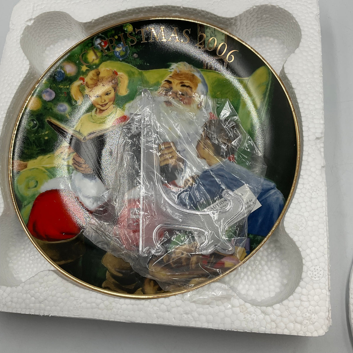 2006 Avon “Storytime With Santa” Christmas Plate