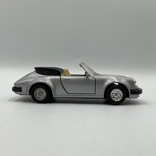 1966 1:36 Ferrari 330 GTS Spyder Die-Cast Scale Model Replica Car