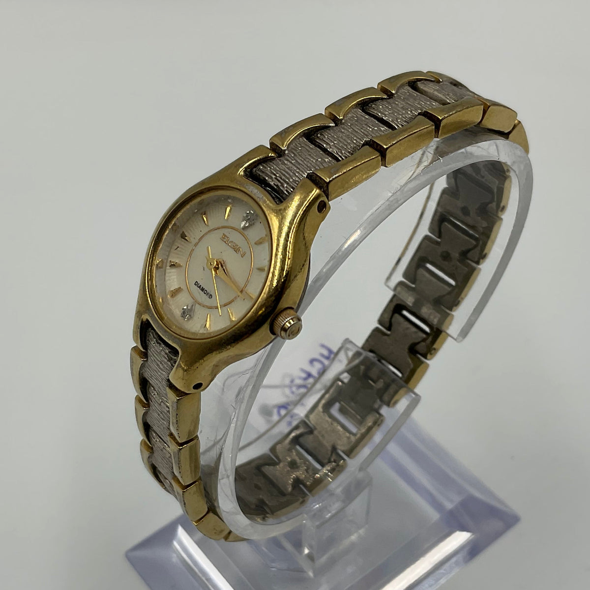 Vintage Elgin Ladies Watch Mother of Pearl Face New Battery Working Condition