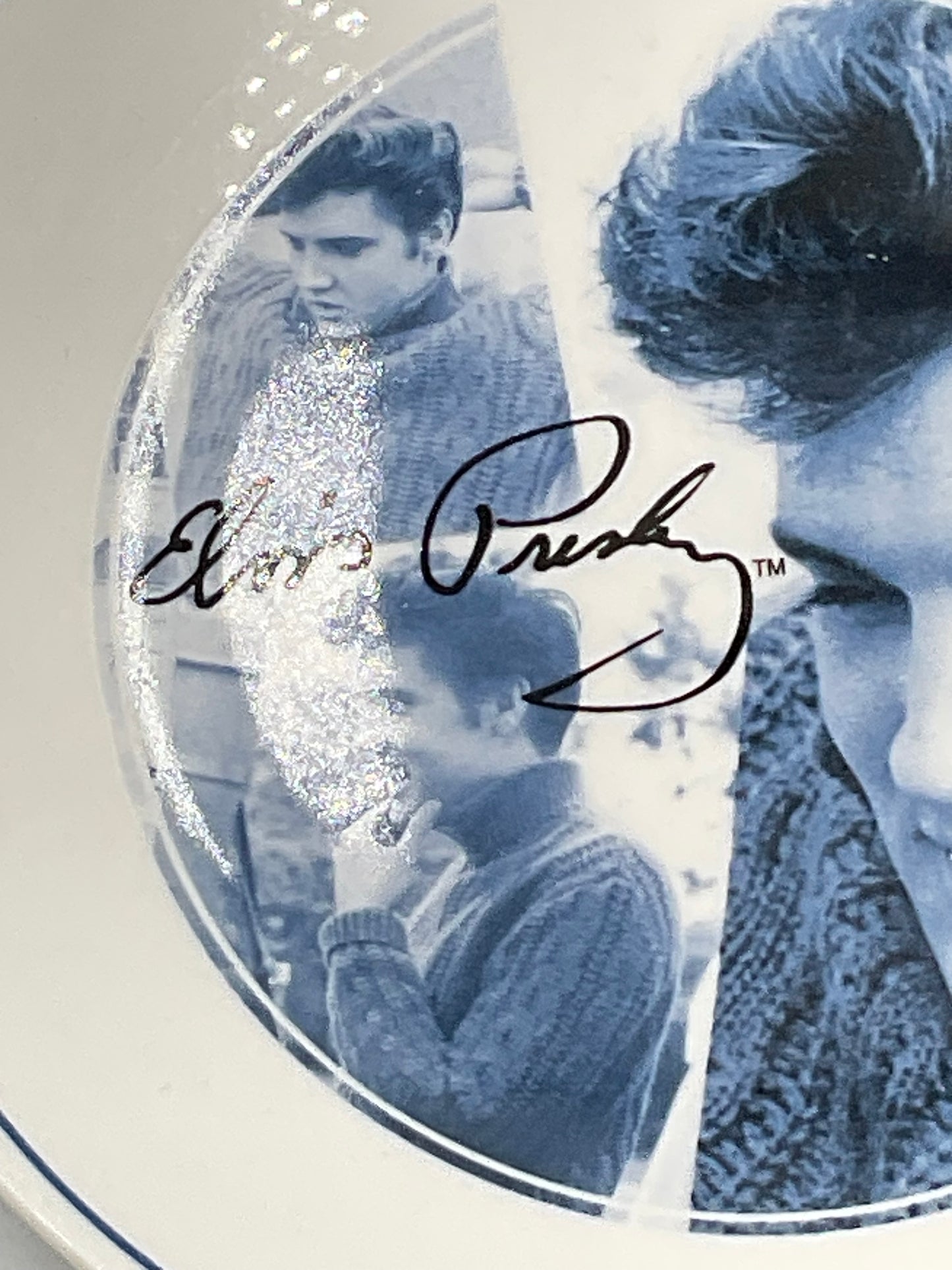 Elvis Presley 8 Inch Ceramic Plate with Printed signature Signature Product