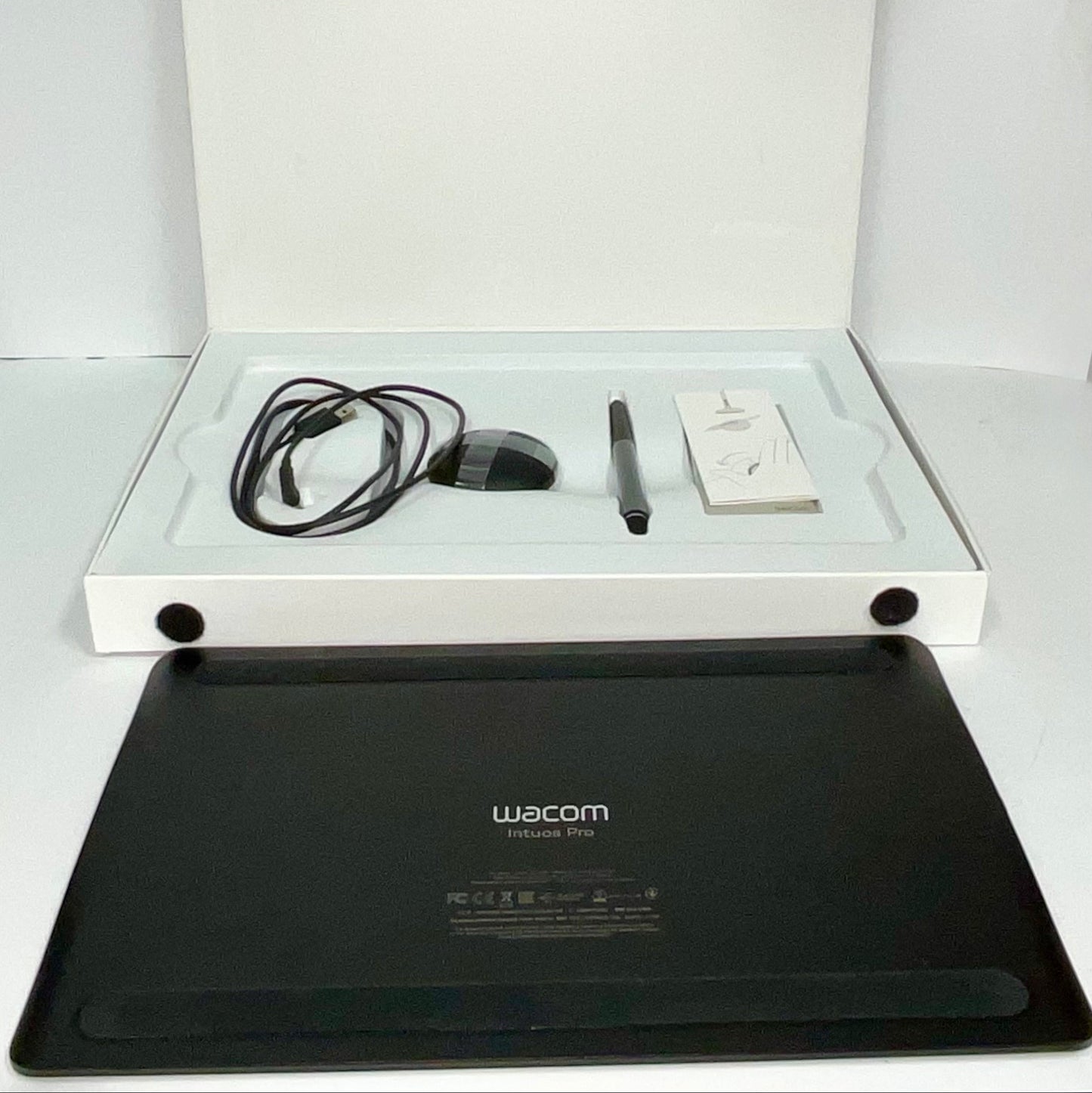 Wacom Intuos Pro Graphic Tablet Paper Edition Medium PTH660P Untested