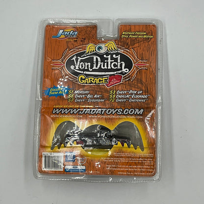 2004 Jada Toys Von Dutch Garage 1:64 Scale 1972 Chevy Cheyenne