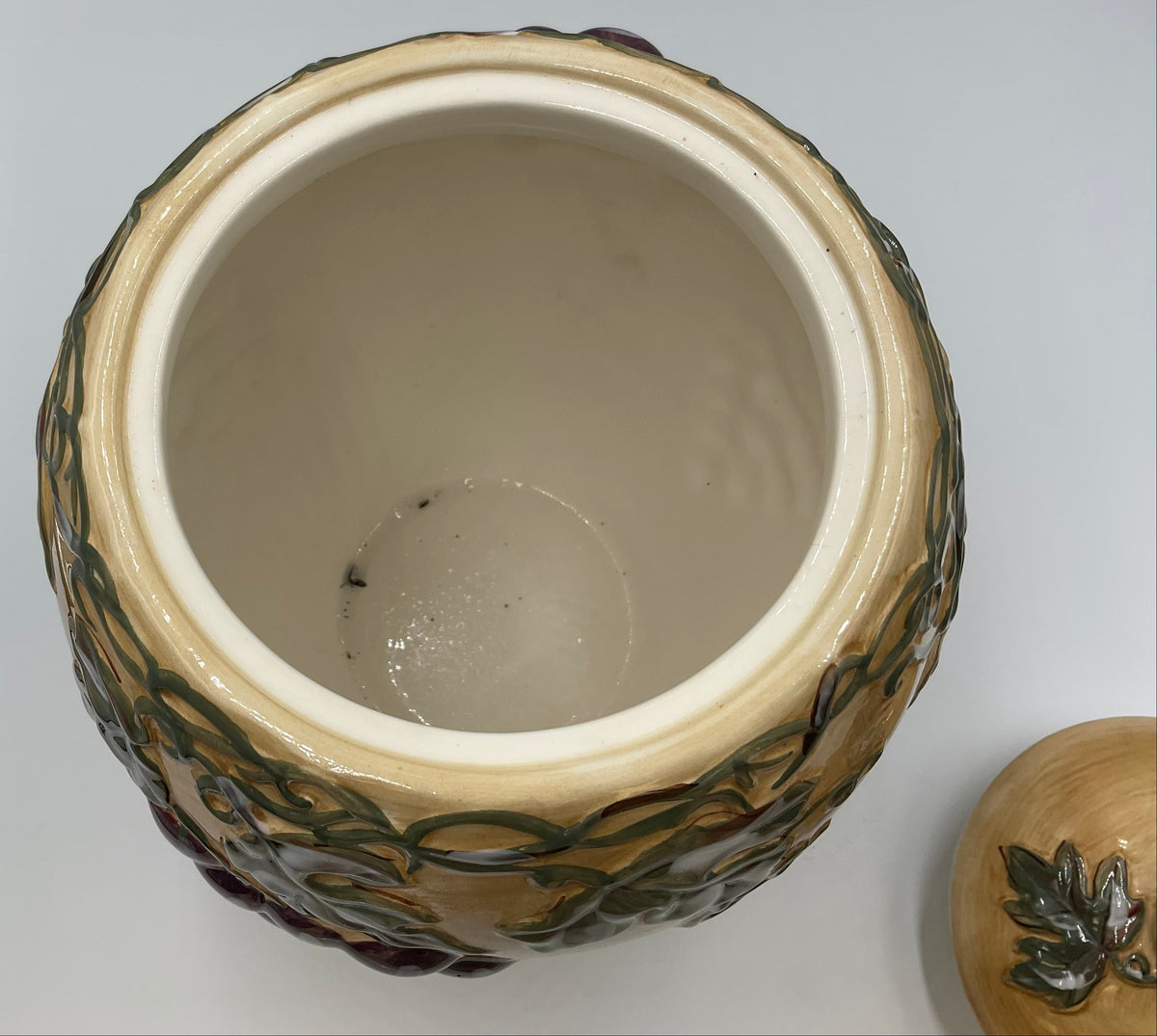 Noble Excellence Meritage Grape Vine Ceramic Covered Canister Jar