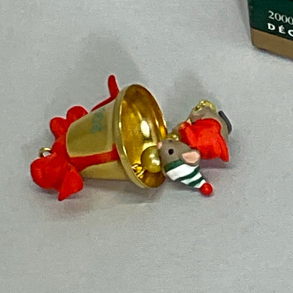 2000 Hallmark Keepsake Collectors Club Ornament "A Friend Chimes In" w/Box