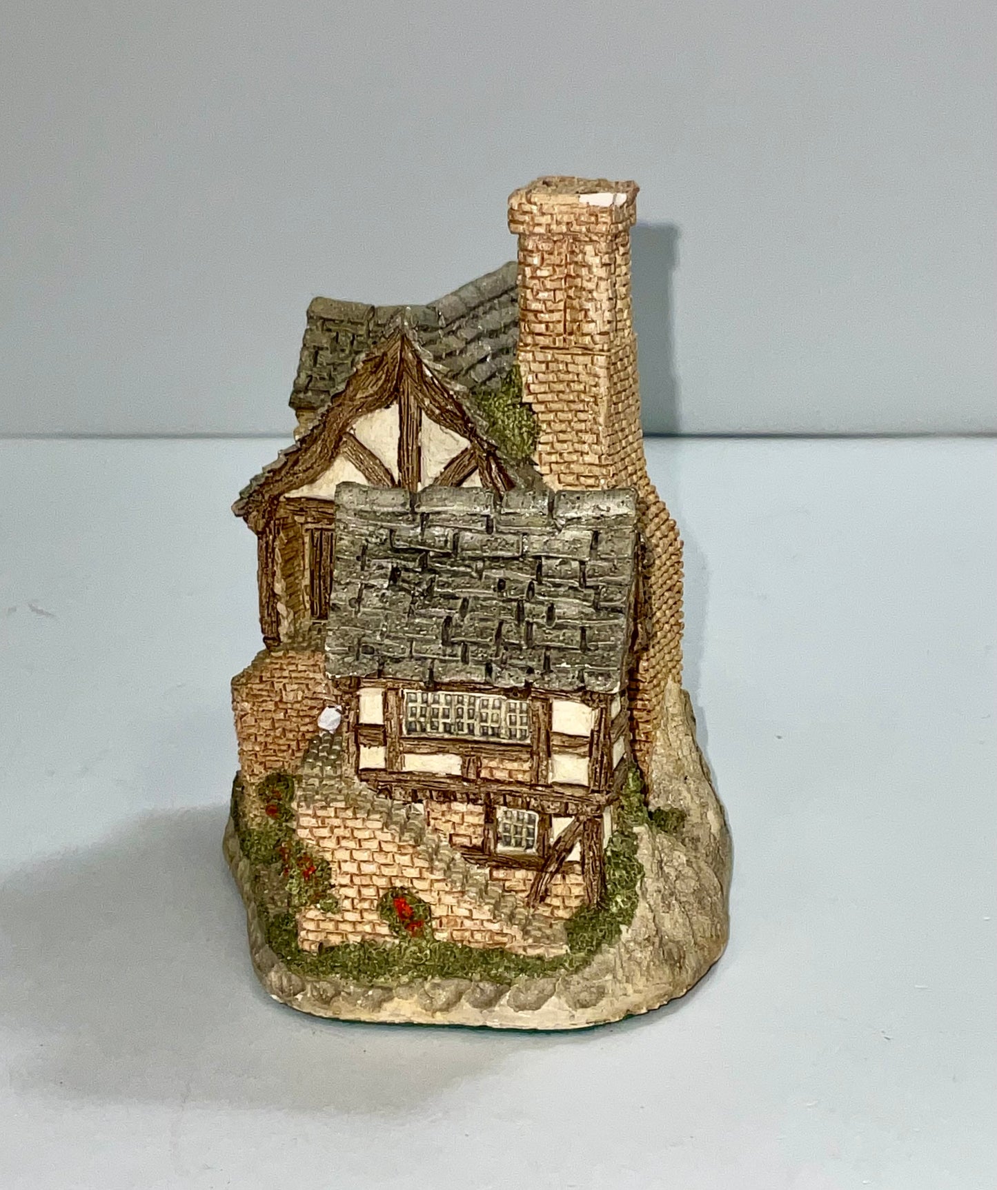 David Winter Bakehouse Collectible Miniature Cottage