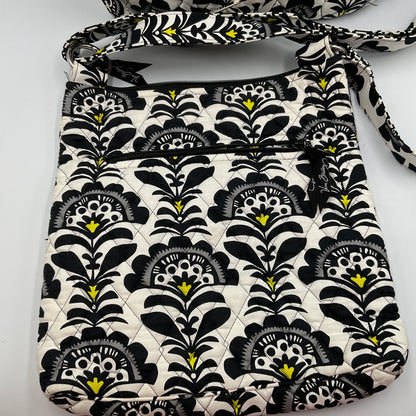 Vera Bradley Quilted And White Floral “Fanfare” Pattern Set