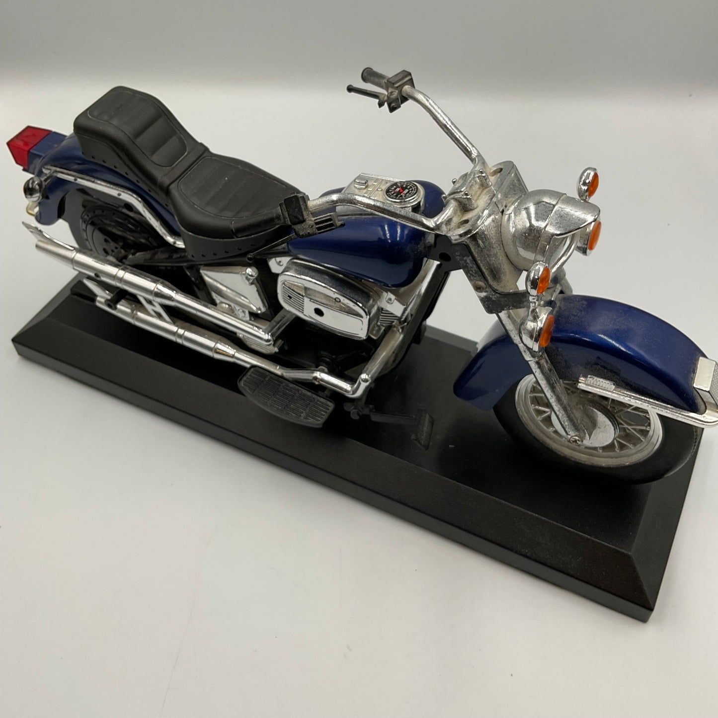 Harley Davidson Blue Maisto 1:18 Scale Die-cast Replica