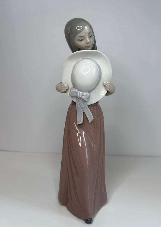 Lladro Porcelain Figurine Bashful Girl with Straw Hat #5007 Vintage 1980s Spain