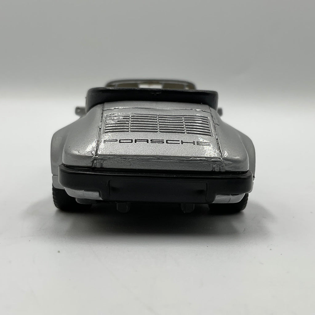 1966 1:36 Ferrari 330 GTS Spyder Die-Cast Scale Model Replica Car