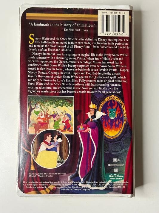 Snow White and the Seven Dwarfs Disney Masterpiece
