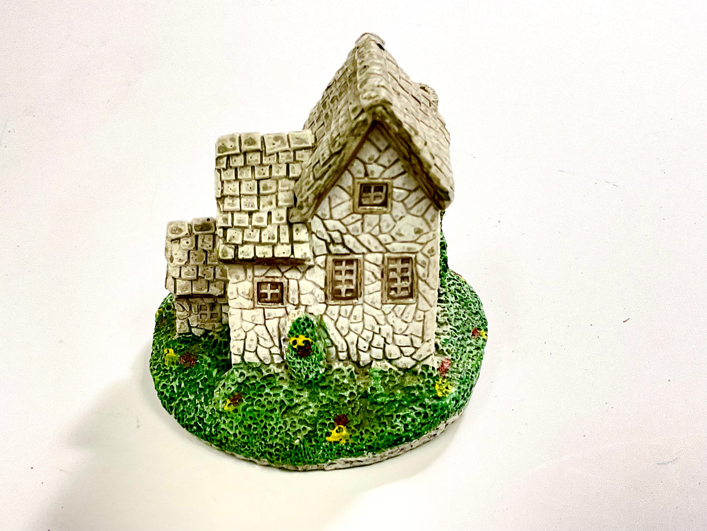 David Winter Cottage Secret Shebeen from the Irish Collection&nbsp;