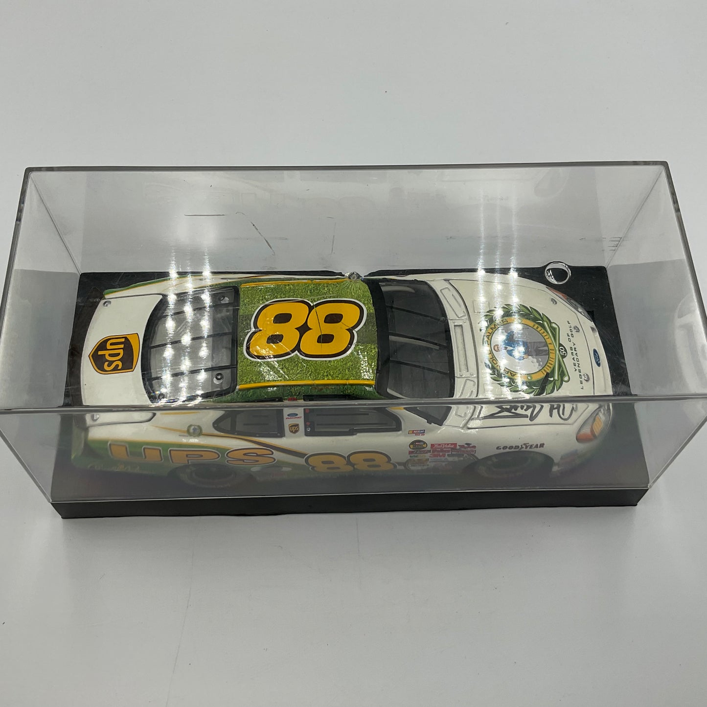 Dale Jarrett Autographed 1:24 Scale Die-Cast Model Car NASCAR #88 Replica